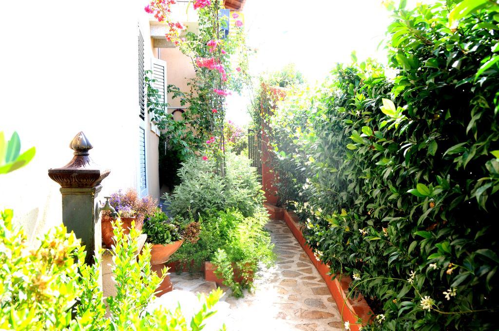 Taverna Derosas Appartement Golfo Aranci Buitenkant foto