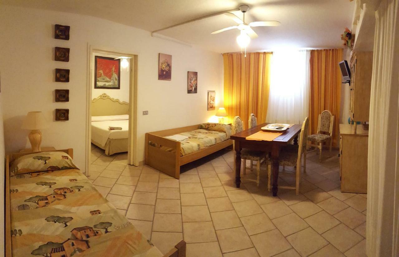 Taverna Derosas Appartement Golfo Aranci Buitenkant foto