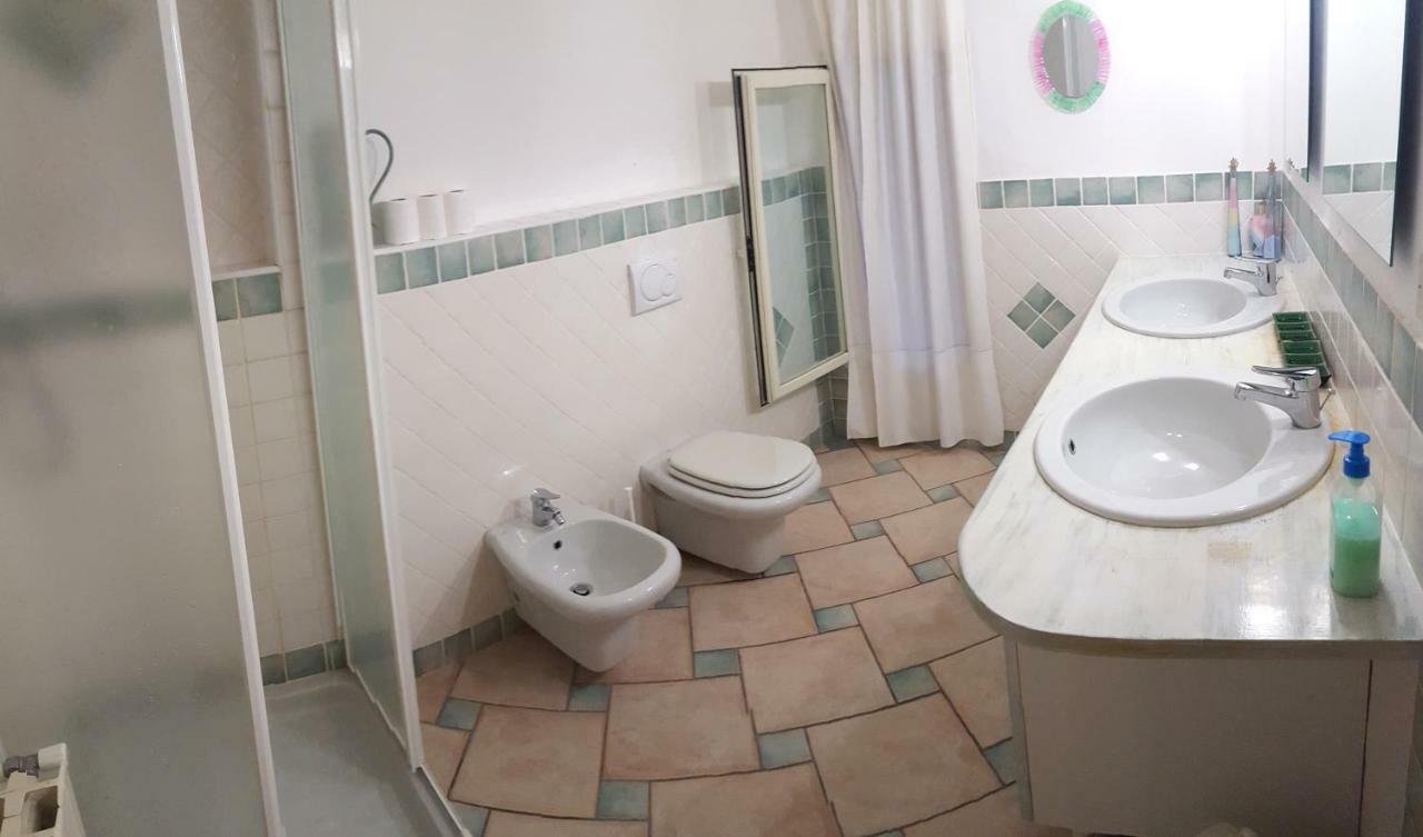 Taverna Derosas Appartement Golfo Aranci Buitenkant foto